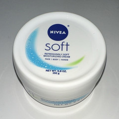 NIVEA Soft Moisturizing Cream Face Body Hands Jojoba Oil Vitamin E 6.8 oz