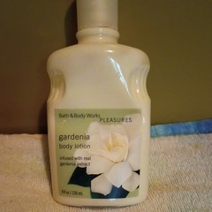 NEW Bath & Body Works GARDENIA LILY Body Lotion 8 oz W/Real Gardenia Extract