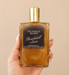 Victoria&rsquo;s Secret Bombshell Soiree Gold Shimmer Body Oil Moisturizer 8.4 oz