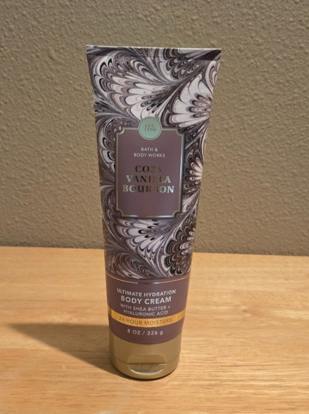 Bath & and Body Works Cozy Vanilla Bourbon Ultimate Hydration Body Cream