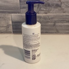 Aveeno Absolutely Ageless Nourishing Cleanser ~ 5.2 FL OZ ~ FAST SHIPPING ~ NEW