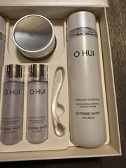 O HUI Extreme White 3pcs Special Set Whitening Hydrating K-Beauty