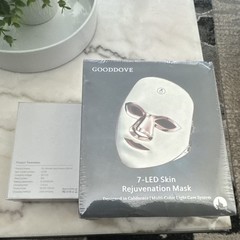 GOODDOVE 7-LED Multi-Color Face LED Light Therapy Mask, White &Neck BeautyDevice