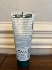 The Body Shop Vitamin C Daily Glow Cleansing Polish 100 ml 3.3 Fl Oz