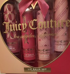 NIB Juicy Couture Women&rsquo;s Gift Set LOT Lip Balm Makeup Poofs Eyelash Curler (3)