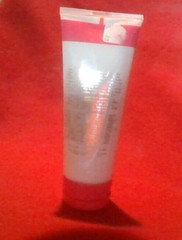 Vtg VICTORIA&rsquo;S SECRET GARDEN 7.25oz Strawberries & Champagne Hand & Body Lotion