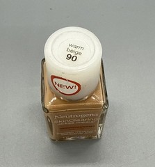 Neutrogena SkinClearing Foundation for Acne Warm Beige 90, 1 fl. oz. New