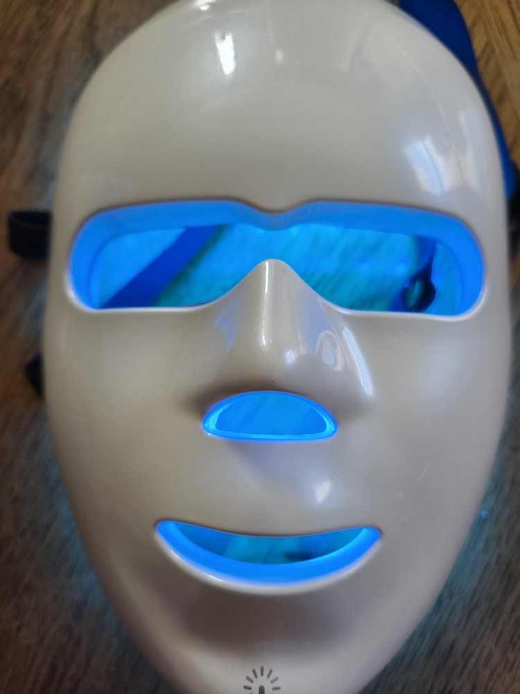 LED Light Therapy red Mask for Acne and Wrinkle Reduction Multicolor Skin Care