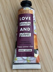 9)LOVE BEAUTY AND PLANET VITAMIN C & JUICY MANDARIN HAPPY SUMMER VIBES HAND LOT.