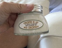 L&rsquo;Occitane – Almond Milk Concentrate w/ Almond Oil (200ml 6.9oz) Unopened Sealed