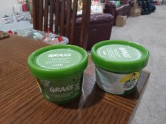 LOT/2 LUSH « GRASS&rsquo; KITCHEN EXCLUSIVE BODY SCRUB 4.7 OZ EACH NEW!!