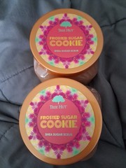 2ct) Tree Hut Frosted Sugar Cookie Shea Sugar Scrub-Limited Edition