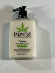 NEW! Hempz 8.5 ounce Age Defying Herbal Body Moisturizer Lotion