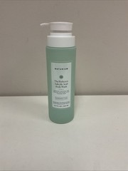 Naturium The Perfector Salicylic Acid Skin Smoothing Body Wash 16.9 fl oz B35-44