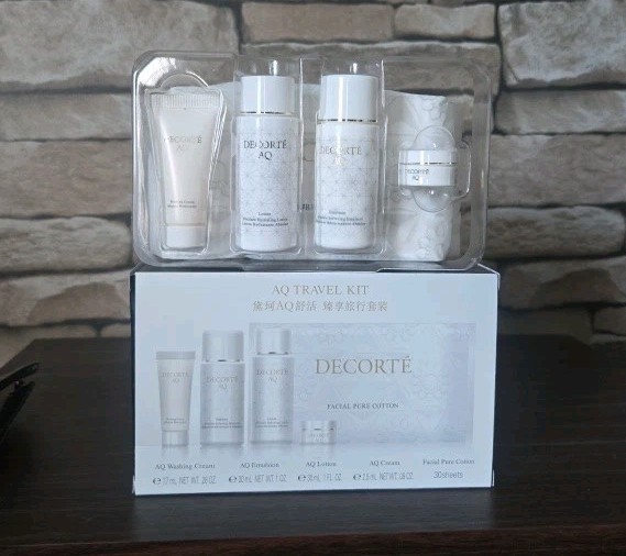 Decorte AQ Travel Set Emulsion, Lotion,Multi Cream, Facial Cotton 5 pieces