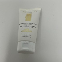 Skin&Co Truffle Face Gommage + Dr Brandt Microdermabrasion + Lava Magik Set