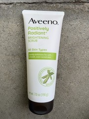 Aveeno Positively Radiant Skin Brightening Daily Face Scrub 7 oz