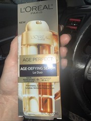 L&rsquo;OREAL AGE PERFECT Age-Defying Serum Le Duo, 1 fl oz / 30Ml NEW IN BOX