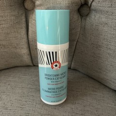 First Aid Beauty – Brightening Micro Powder Exfoliant with Vitamin C 2 oz/56g