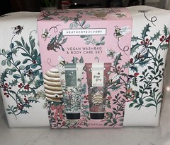 Heathcote & Ivory BUSY BEES Body Care Wash Cream Large Bag White Holly Vegan New