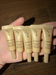 Sulwhasoo Concentrated Ginseng Renewing Eye Cream 3ml x 5 pcs = 15 ml.