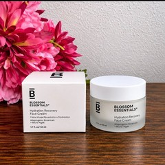 BLOSSOM ESSENTIALS Hydration Recovery Face Cream 1.7 fl oz NWB