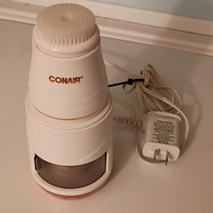 Conair Electric Facial Brush White Removable Head Plastic Powered Device