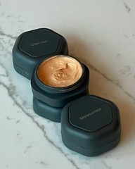 TSA-Compliant Magnetic Travel Skincare Containers – Essentials in 3 Capsules