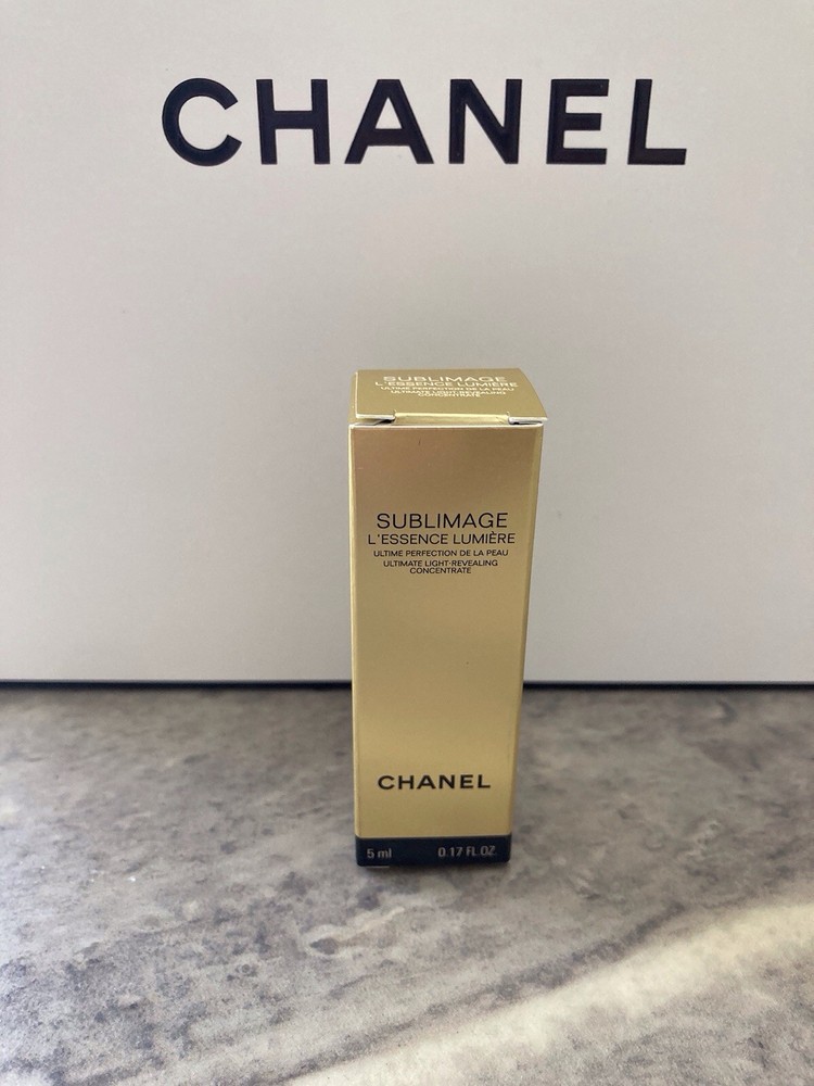 CHANEL – Sublimage La Creme Lumiere Ultimate Regeneration Cream .17FL oz/5ml NIB