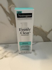New Boxed Neutrogena Evenly Clear Acne Exfoliant Full Size 1 oz/30 ml