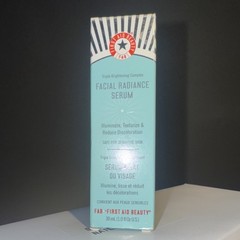 First Aid Beauty Facial Radiance Niacinamide Dark Spot Serum 30mL licorice root
