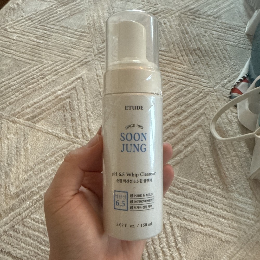 Etude House Soon Jung pH 6.5 Whip Cleanser 150 ml / 5.07 fl.oz
