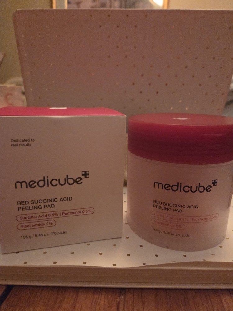 medicube Red Succinic Acid Peeling Pads 70ct 155g Face Peel Panthenol