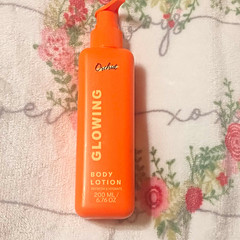 Orchid Glowing Body Lotion Hydrating Urea Niacinamide 200 mL / 6.76 oz