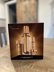 Limited Edition NEW Re-Nutriv Youth-Boosting Radiance Ritual Set By Estée Lauder