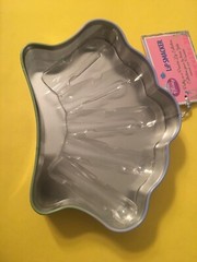 2 Lip Smacker Disney PRETTY AS A PRINCESS Crown Tin Containers Empty Vintage HTF