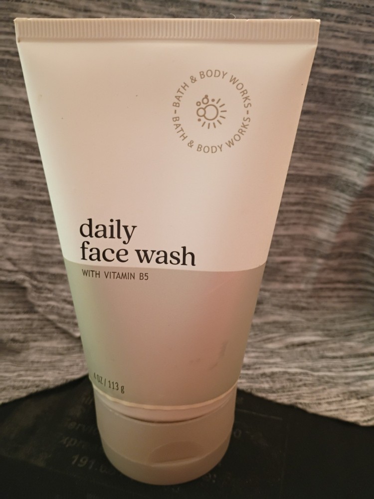 Bath & Body Works Daily Face Wash With Aloe & Vitamin B5 New 4 oz