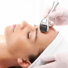 Derma Skin Roller 540 Titanium Micro Needle Skin Roller Cellulite Hair Growth
