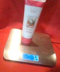 Vtg VICTORIA&rsquo;S SECRET GARDEN 7.25oz Strawberries & Champagne Hand & Body Lotion