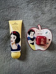 Disney Princess Snow White Lip Mask & Hand Lotion 2 pc Set Brand New