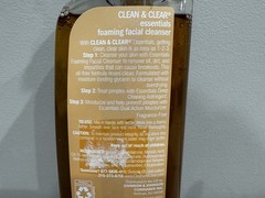 Clean & Clear Essentials Foaming Facial Cleanser OIL FREE Original Formula