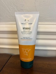 The Body Shop Vitamin C Daily Glow Cleansing Polish 100 ml 3.3 Fl Oz