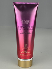 VICTORIA’S SECRET STRAWBERRIES & CHAMPAGNE FRAGRANCE BODY LOTION CREAM 8 oz New
