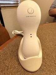 Clarisonic PLUS Sonic Skin Cleansing Face & Body White With Charger & Bag