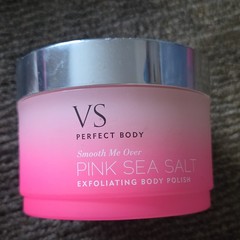 VS Pink Sea Salt Exfoliating Body Polish Scrub 10 oz Women Regular