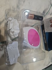 Neutrogena Wave Original Battery Operated Vibrating Power-Cleanser w 14 Pads