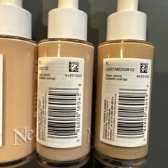 Neutrogena Sensitive Skin Serum B5 Foundation 01 & 02 LIGHT/Medium 4 Pc)