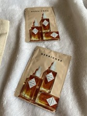 Herbivore NYC Mini Tote & Botanicals Phoenix Rosehip Facial Oil 2 mL each