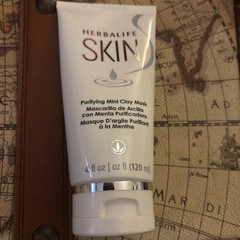 Herbalife Skin Instant Reveal Berry Scrub 4 oz/120ml New Sealed, USA Made