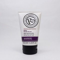 The Real Shaving Co. Daily Facial Scrub, 4.23 fl oz / 125 ml, UK Import